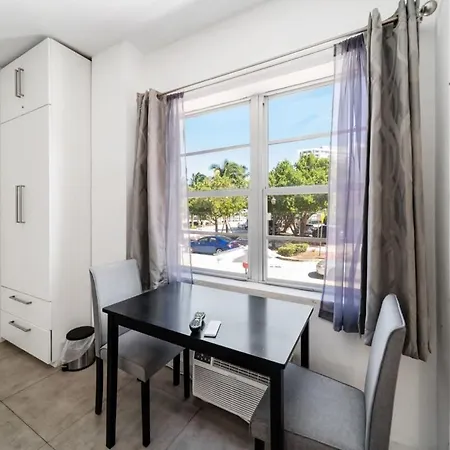 Beach Bae -Deco Studio Steps From The Ocean Miami Beach Exterior photo